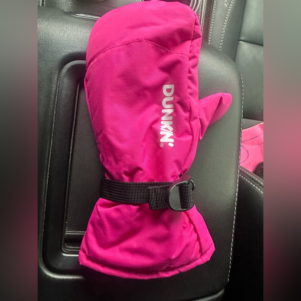 Dunkin' Pink Mittens
